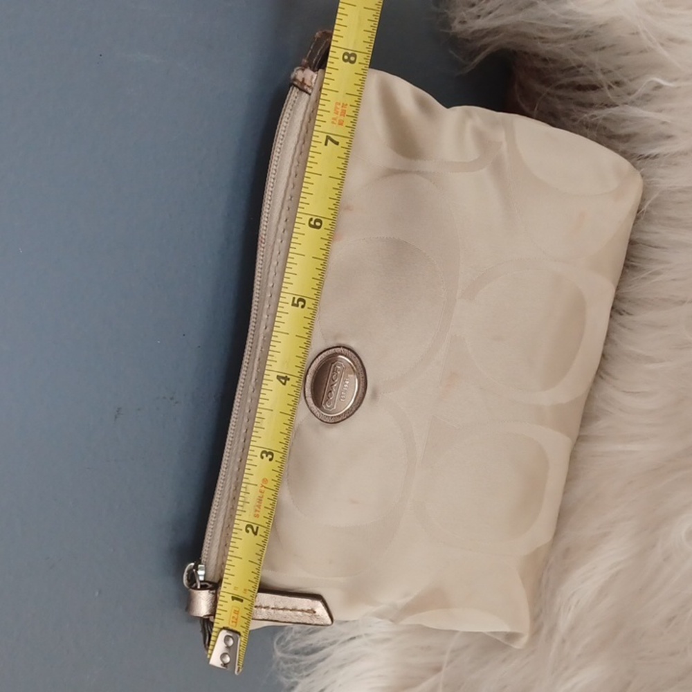 Coach Pouch - Picture 10 of 15